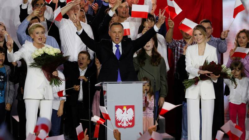پولینڈ کے صدر آندریجیز ڈوڈا نے انتخابات میں دوبارہ کامیابی حاصل کرلی 