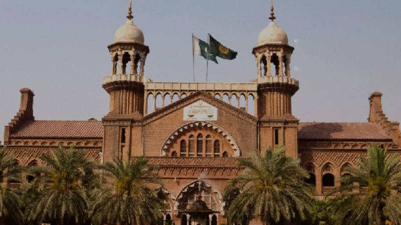لاہور ہائیکورٹ: پرائیویٹ سکولوں کی درخواست پر فیسوں میں پانچ فیصد اضافے کی اجازت کا نوٹیفکیشن معطل