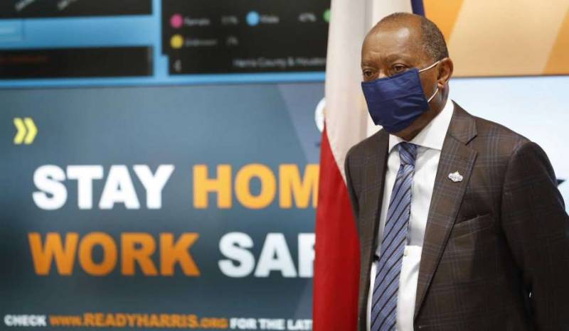کورونا وائرس، امریکی ریاست ٹیکساس کے شہر ہیوسٹن میں ماسک نہ پہننے پر 250 ڈالر جرمانے کے احکامات جاری 