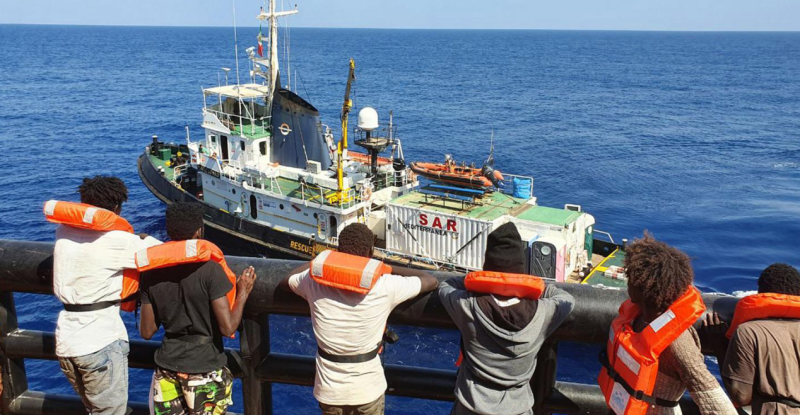 مالٹا، سمندر میں 38 دن سے بحری جہازپر پھنسے 27 تارکین وطن کو ریسکیو کرلیا گیا