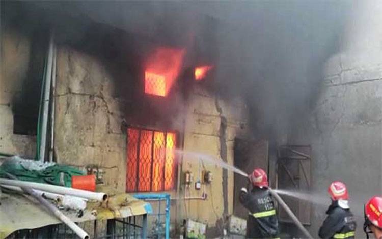 وزیرآباد: پلاسٹک فیکٹری میں خوفناک آتشزدگی