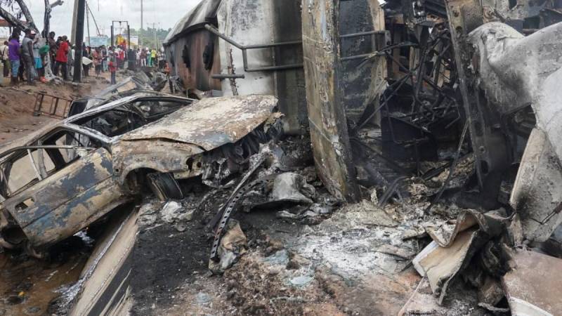 نائیجیریا'گیس ٹینکر میں دھماکا،9 بچوں سمیت 28 افراد ہلاک،متعدد زخمی