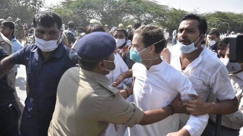 بھارت میں اپوزیشن لیڈر راہول گاندھی گرفتار 