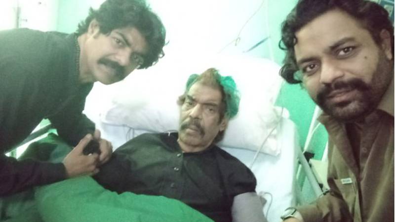 لیجنڈ گلوکار شوکت علی کراچی پہنچ گئے جہاں گمبٹ انسٹی ٹیوٹ سندھ میں ان کا علاج شروع ہوگیا ہے