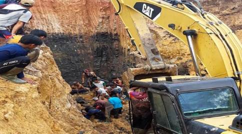 انڈونیشیا میں کوئلے کی کان میں لینڈ سلائیڈنگ، گیارہ افراد ہلاک