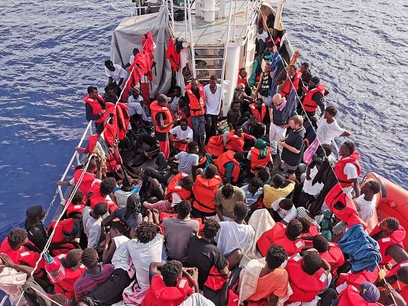 لیبیا کے ساحل کے قریب سے 300 غیرقانونی تارکین وطن کو بچا لیا گیا