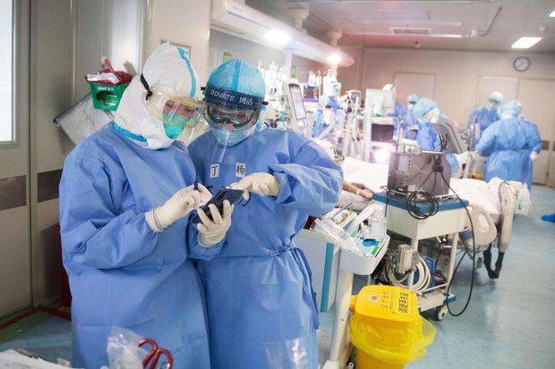 جاپان میں کورونا مریضوں کی تعداد میں اضافے سے ہسپتالوں پر دباو