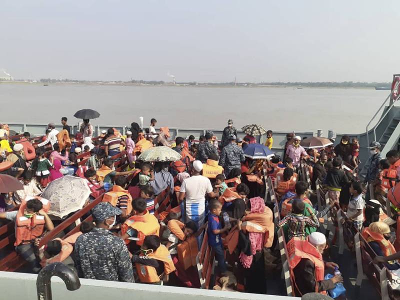 بنگلہ دیش: روہنگیا مہاجرین کی جزیرے پر منتقلی شروع