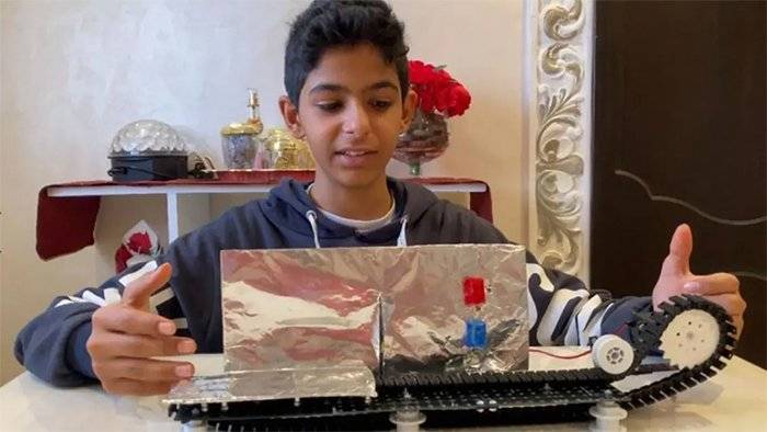 پندرہ سالہ سعودی نے پھل اور سبزیاں کاٹنے والا روبوٹ تیار کرلیا
