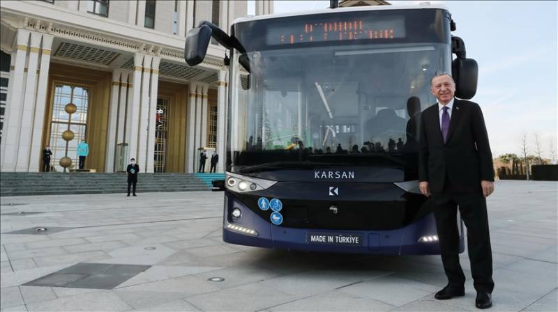 ترک صدر کی دنیا کی پہلی خودکارالیکٹرک بس کی تعارفی تقریب میں شرکت