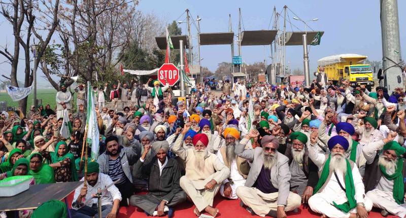 کسانوں کا احتجاج بھارتی سرکار کے لیے گلے کی ہڈی ،40لاکھ ٹریکٹرز سے پارلیمنٹ کے گھیرا کا عندیہ