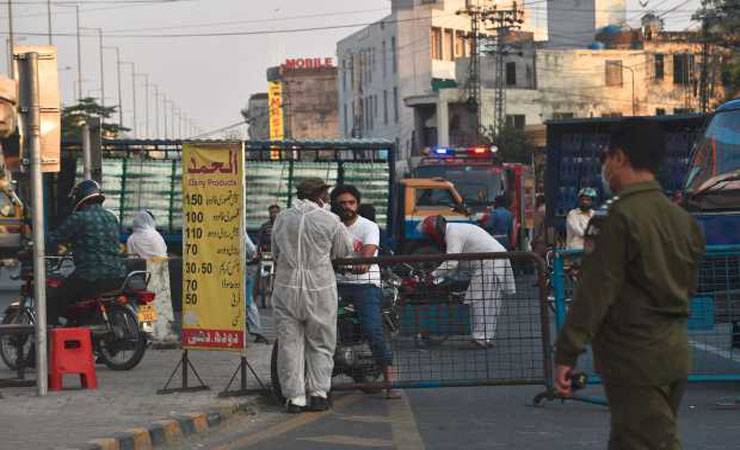 کورونا ایس او پیز کی خلاف ورزی، لاہور میں ماسک نہ پہننے پر پہلا مقدمہ درج