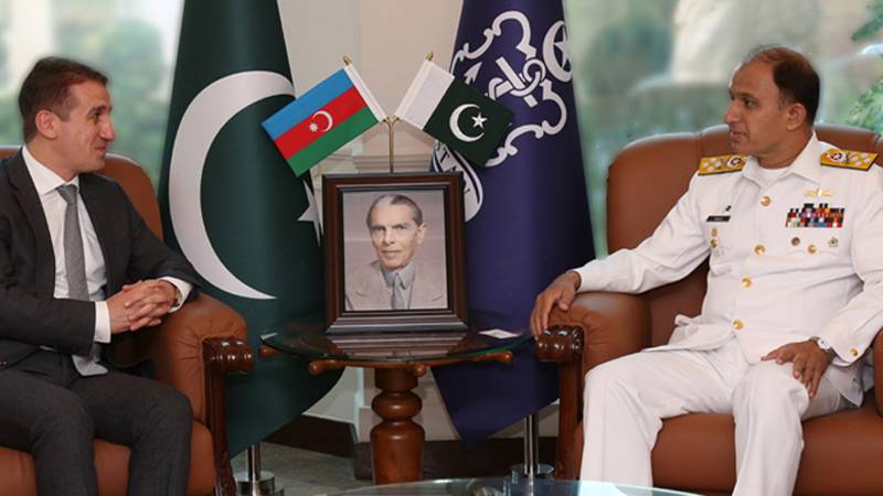  آذربائیجان کے سفیر علی علی زادہ کی اسلام آباد میں نیول چیف ایڈمرل محمد امجد خان نیازی سے ملاقات 
