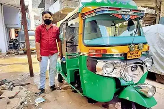 بھارت، مسلمان ڈرائیور نے اپنے رکشہ کو ایمبولینس بنا لیا، مریض مفت ہسپتال منتقل کرنے لگا