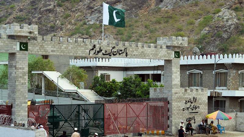 طورخم سرحدی گزرگاہ پر افغان شہریوں کے پاکستان میں داخلے پر پابندی عائد کردی گئی 