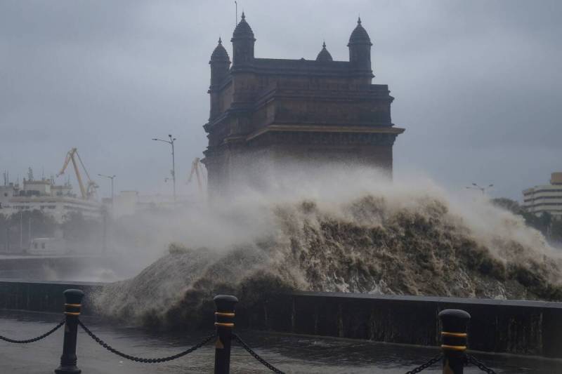 بھارت میں سمندری طوفان کی تباہ کاریاں، 14 افراد ہلاک، 18 زخمی