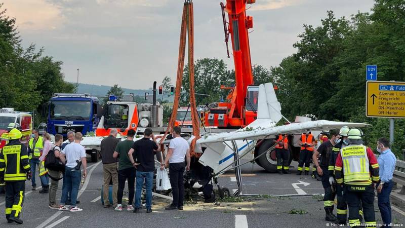 جرمنی کے علاقے فرینکفرٹ کے قریب طیارہ حادثے میں 2 افراد ہلاک