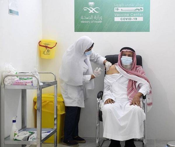 سعودی عرب ،کووِڈ19کی دومختلف ویکسینوں کی پہلی اوردوسری خوراک لگانے کا فیصلہ