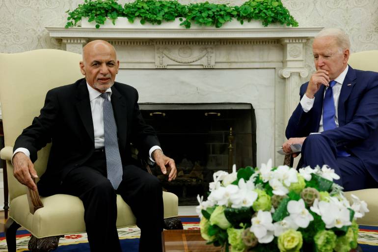 امریکی صدر او رافغان صدر کے درمیان ٹیلیفون پر رابطہ ،جوبائیڈن کی افغان صدر کو ہرممکن مدد کی یقین دہانی