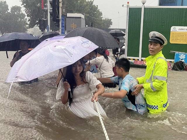 چین کے صوبے ہنان میں شدیدبارشوں اور سیلاب کے باعث ہلاکتوں کی تعدادبڑھ کر 73 ہوگئی