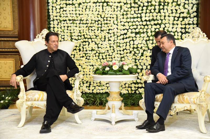 دورہ تاجکستان، وزیراعظم کی تاجک ہم منصب سے ملاقات،دو طرفہ تعلقات اور خطے کی صورتحال پر تبادلہ خیال 
