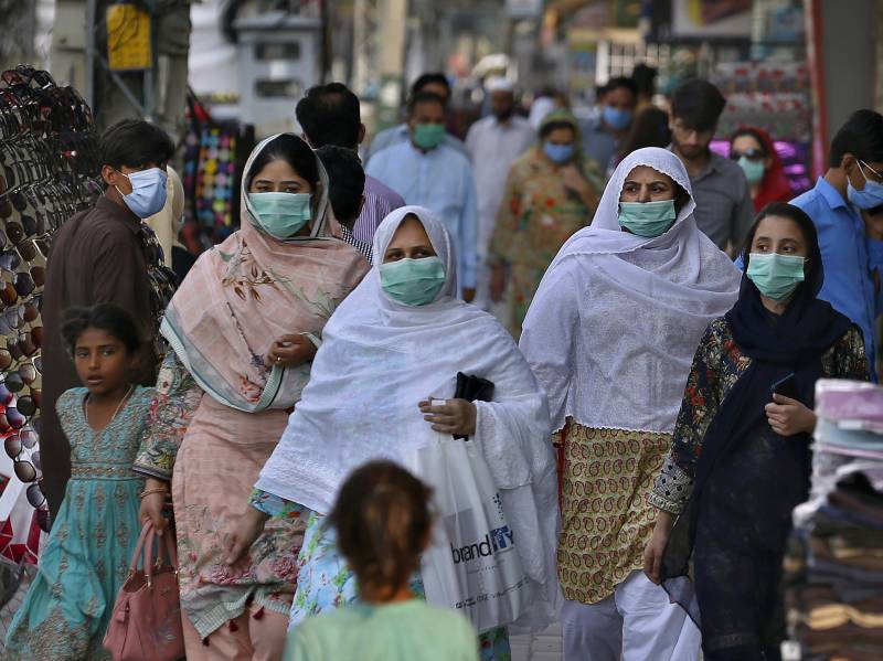 پاکستان میں مثبت کورونا کیسز کی شرح 5 فیصد سے نیچے آگئی