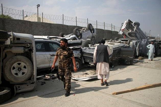 کابل ہوائی اڈے پر تباہ شدہ طیاروں اور گاڑیوں کی جھلک 