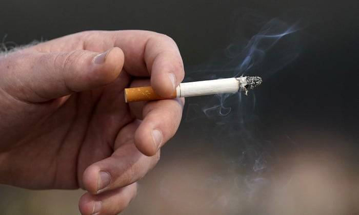 سعودی عرب کے کاروباری مراکز میں سیگریٹ نوشی پر پابندی کا مطالبہ