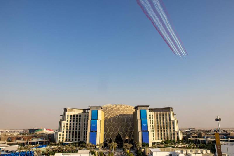 ایکسپو 2020 دبئی میں سعودی فالکنزکا شاندار ایئر شو، ہزاروں حاضرین لطف اندوز ہوئے