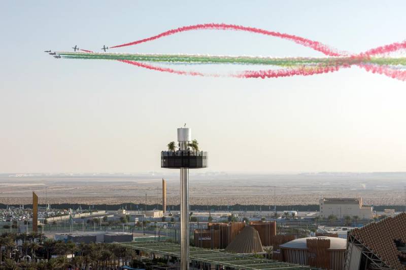 ایکسپو 2020 دبئی میں سعودی فالکنزکا شاندار ایئر شو، ہزاروں حاضرین لطف اندوز ہوئے