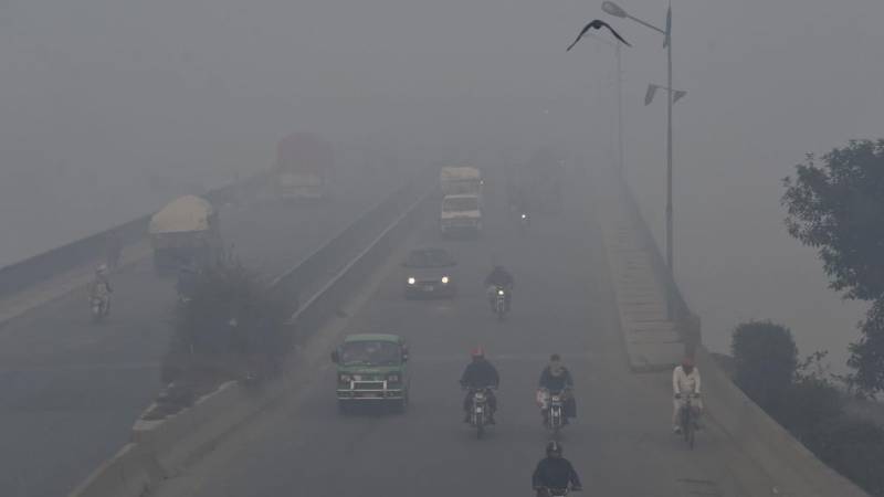 لاہور نے فضائی آلودگی میں ایک بار پھر سب کو پیچھے چھوڑ دیا