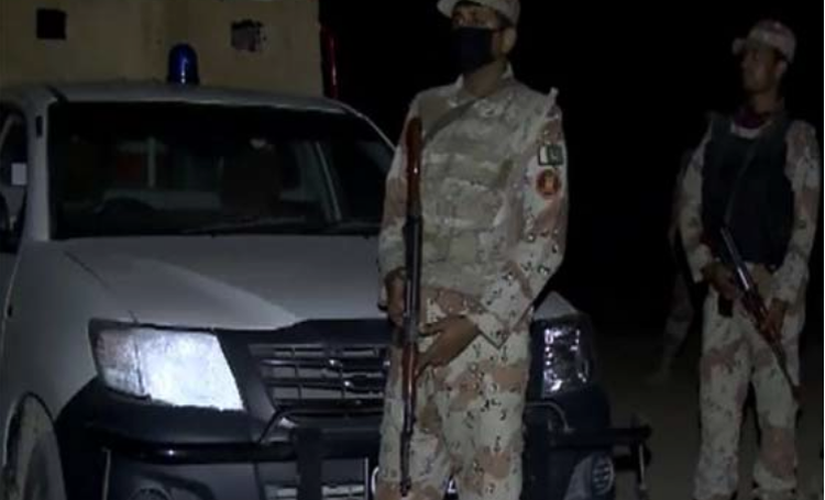  کراچی : پولیس اور رینجرز کا مشترکہ سرچ آپریشن