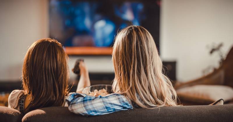 درمیانی عمر کے افراد میں زیادہ دیر تک ٹی وی دیکھنا جان لیوا بیماریوں کا باعث قرار