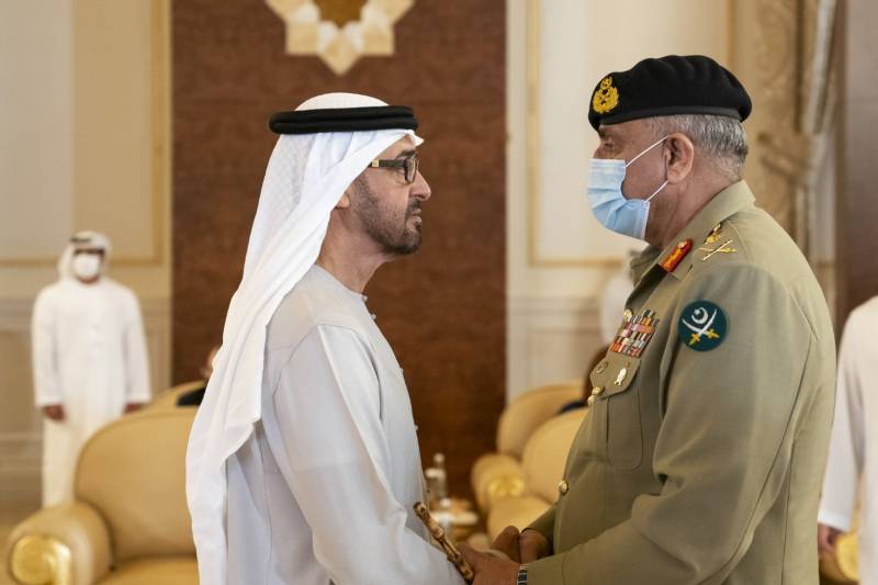 آرمی چیف کا دورہ کی متحدہ عرب امارات، نومنتخب صدر سے ملاقات