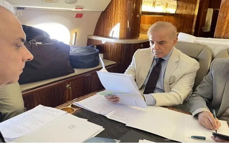 وزیرِ اعظم شہباز شریف ایک روزہ دورے کے لیے گوادر روانہ