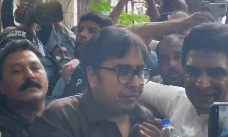 پاکستان تحریک انصاف کے رہنما شہباز گل کو عدالت میں پیش کردیا گیا