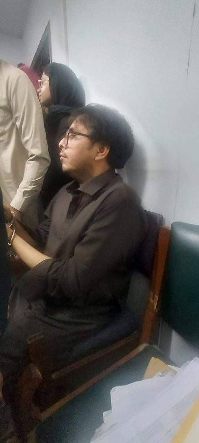 پاکستان تحریک انصاف کے رہنما شہباز گل کو عدالت میں پیش کردیا گیا