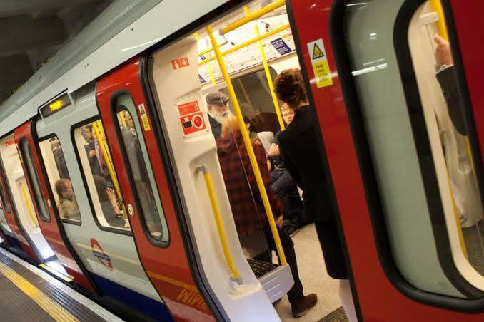 لندن: بسوں اور ٹرینوں میں جنسی ہراسانی کے واقعات میں اضافہ