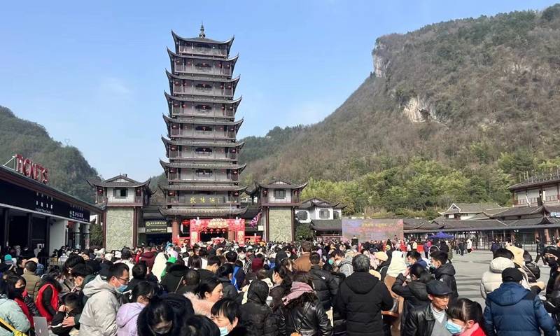 چین میں موسم بہارتہوارکے دوران داخلی اور خارجی سفری دوروں کی تعداد میں اضافہ