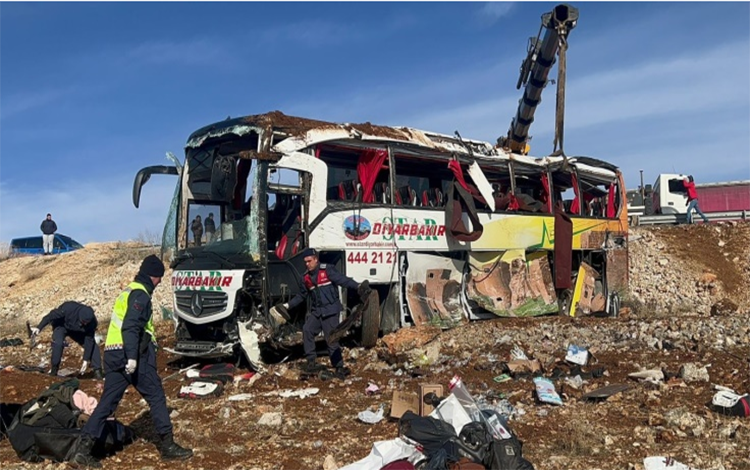 ترکی : بس حادثہ، 8 افراد ہلاک، درجنوں زخمی