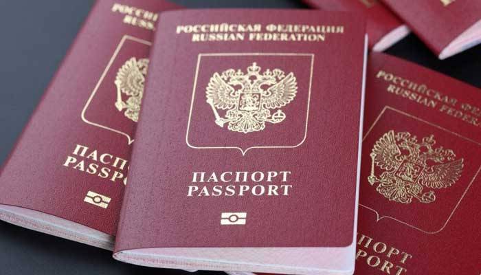 روس نے یوکرینی علاقوں کے 15 لاکھ شہریوں کو پاسپورٹ دے دیے