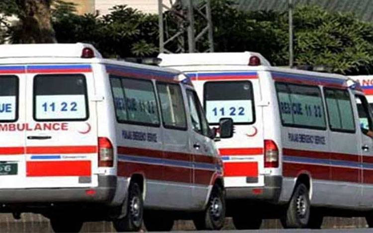 کرک : انڈس ہائی وے پر چارگاڑیوں میں تصادم، بچوں سمیت 4افرادجاں بحق