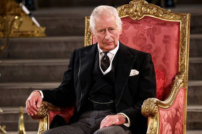 برطانیہ کے بادشاہ چارلس سوئم میں تخت نشین ہونے کے بعد کیا تبدیلیاں آئیں، حیران کن انکشافات 
