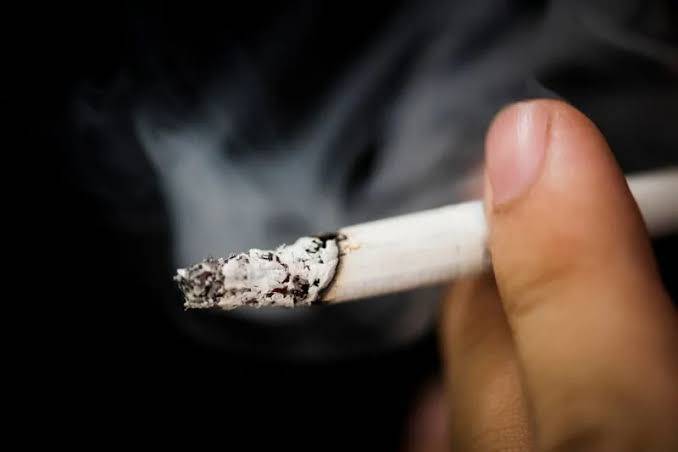 دنیا بھر میں تمباکو نوشی کرنے والوں کی تعداد میں کمی ہوئی ہے، عالمی ادارہ صحت
