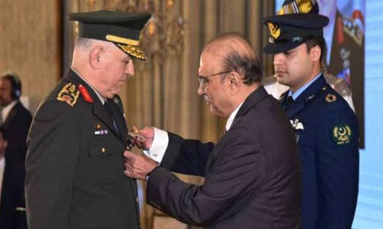 صدرمملکت نے چینی بری فوج کے سربراہ کو نشان امتیاز(ملٹری) سے نواز دیا