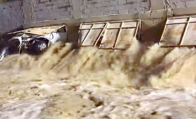 مکہ مکرمہ میں ہونے والی بارش کے بعد سیلابی ریلے کے نتیجے میں 3 بہن بھائی جاں بحق اور ایک لاپتہ