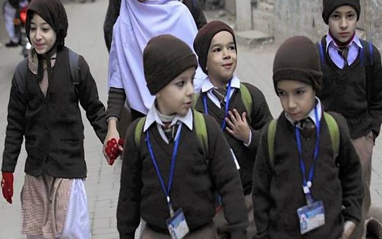 پنجاب: موسمِ سرما میں اسکول یونیفارم پالیسی میں نرمی