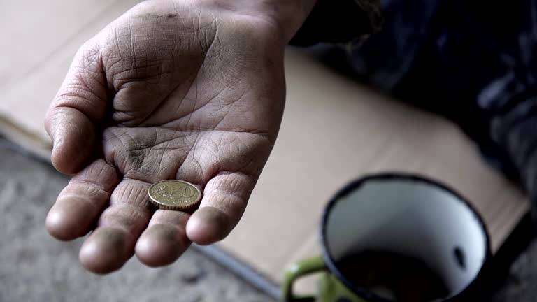 بھکاری نے 7.5 کروڑ کما لیے، 2 فلیٹ اور 3 دکانوں کا بھی مالک