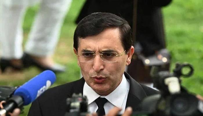 بانی پی ٹی آئی نے مذاکرات جاری رکھنے کی ہدایت کردی: بیرسٹر گوہر