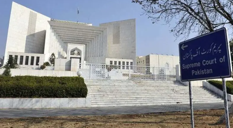 سویلینز کے ملٹری ٹرائل کا کیس: آرمی ایکٹ کا اطلاق صرف فوج پر ہوتا ہے، آئینی بنچ